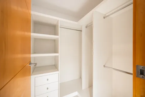 2 Bedrooms Apartment in Aurora Tower