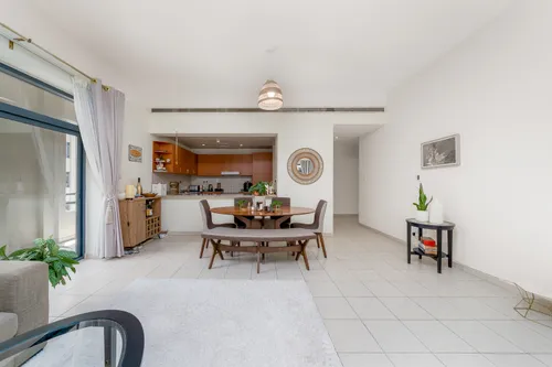 2 Bedrooms Apartment in Al Nakheel 1