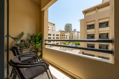 2 Bedrooms Apartment in Al Nakheel 1