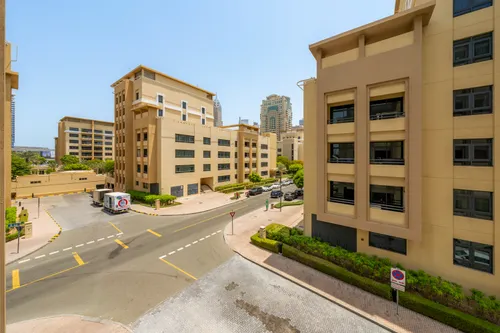 2 Bedrooms Apartment in Al Nakheel 1