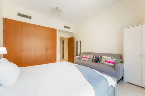 2 Bedrooms Apartment in Al Nakheel 1
