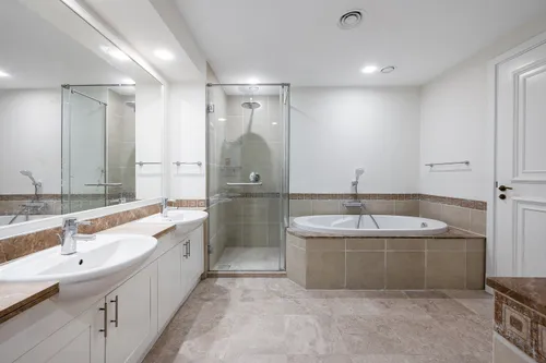 2 Bedrooms Apartment in The Fairmont Palm Residence North