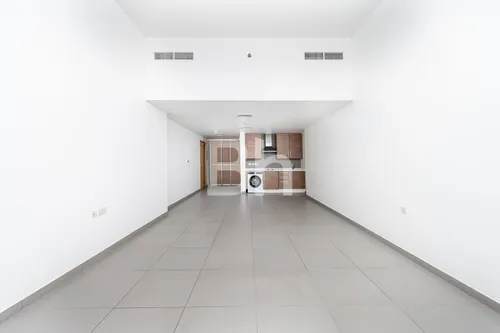 Spacious Studio | White Goods Included | Ready Now