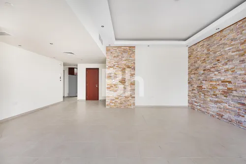 Marina View | Excellent Condition | Vacant