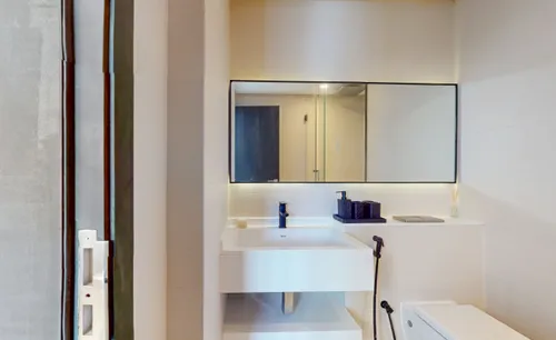  Apartment in West Avenue Tower