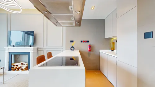  Apartment in West Avenue Tower