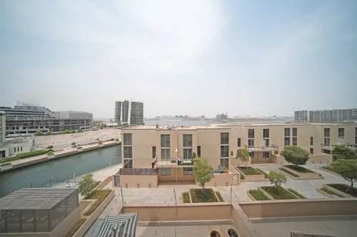 Chic Coastal Living | Fully furnished | Vacant | Flexible Payment