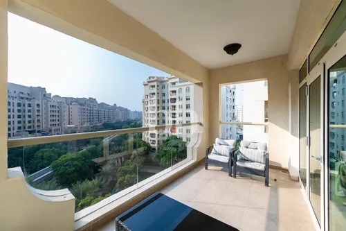 Fully Furnished | Park Views | Mid Floor