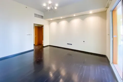 3 Bedrooms Apartment in Marina Residences 5