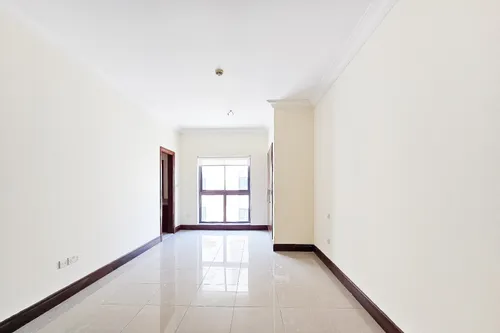 3 Bedrooms Apartment in Golden Mile 8