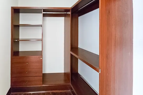3 Bedrooms Apartment in Golden Mile 8