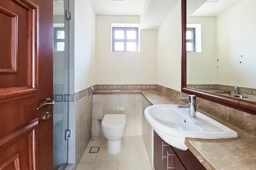 3 Bedrooms Apartment in Golden Mile 8