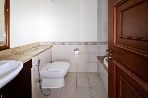 3 Bedrooms Apartment in Golden Mile 8