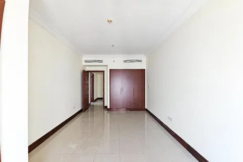 3 Bedrooms Apartment in Golden Mile 8
