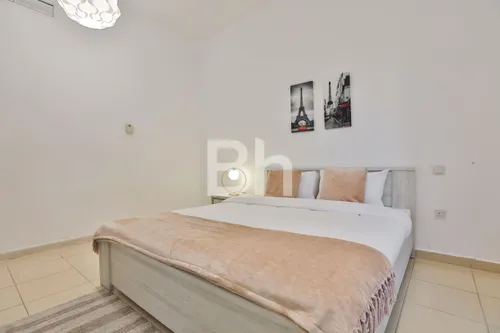 3 Bedrooms Apartment in Sadaf 4