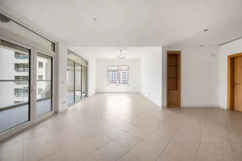 3 Bedrooms Apartment in Al Tamr