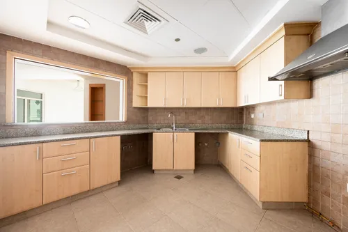 3 Bedrooms Apartment in Al Tamr