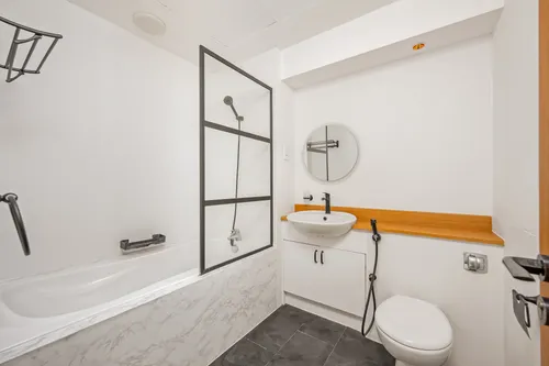 3 Bedrooms Apartment in Murjan Tower