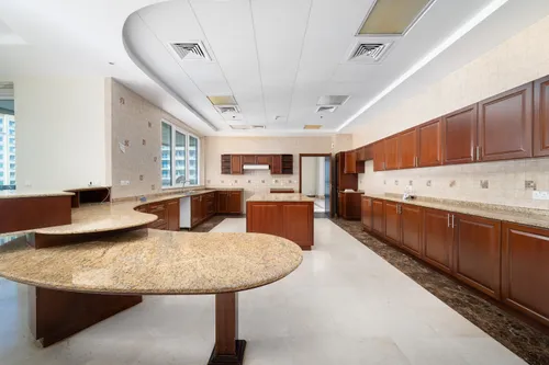 5 Bedrooms Penthouse in Al Seef Tower