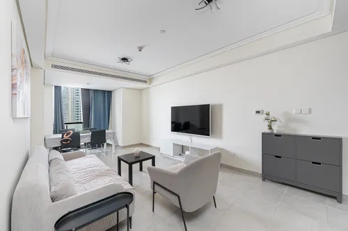 2 Bedrooms Apartment in Goldcrest Views 2