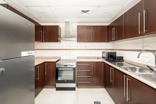 2 Bedrooms Apartment in Goldcrest Views 2