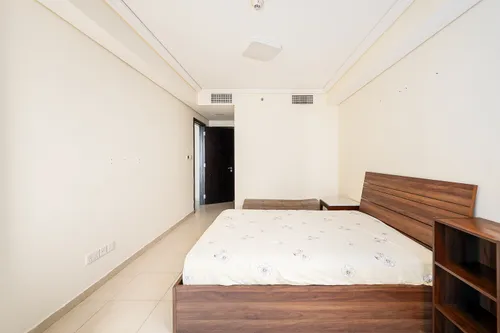 2 Bedrooms Apartment in Goldcrest Views 2