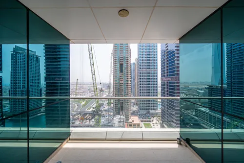 2 Bedrooms Apartment in Goldcrest Views 2