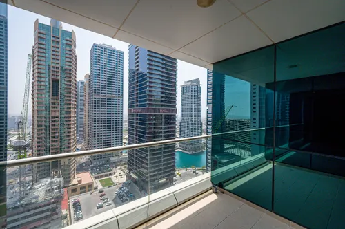 2 Bedrooms Apartment in Goldcrest Views 2