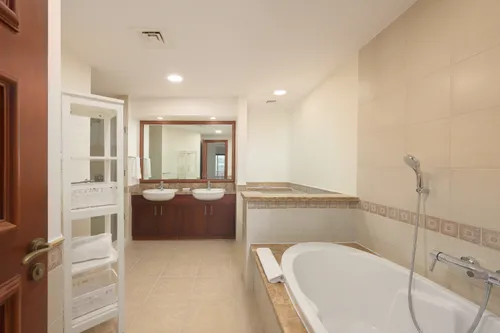2 Bedrooms Apartment in Golden Mile 4