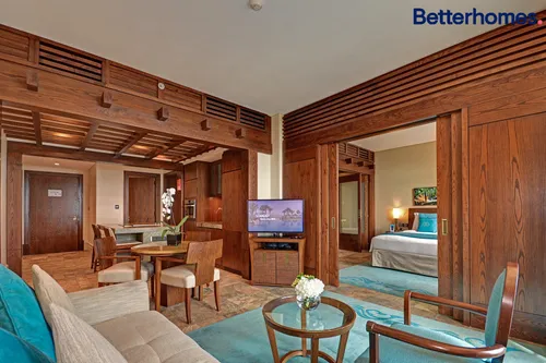 Serviced | Private Beach | Pools and Spa