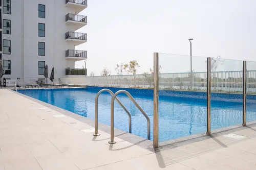 2 Bedrooms Apartment in Waters Edge