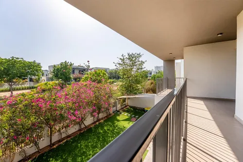 5 Bedrooms Villa in Sidra Villas I