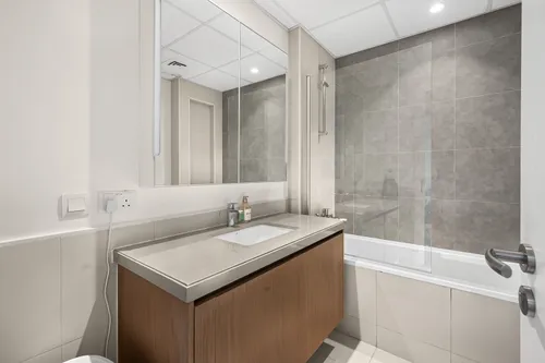 3 Bedrooms Apartment in Urbana