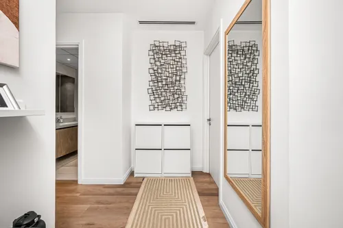 3 Bedrooms Apartment in Urbana