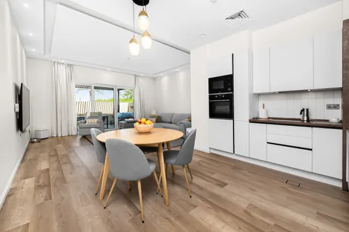3 Bedrooms Apartment in Urbana