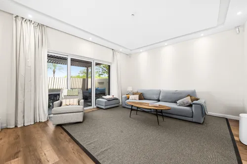 3 Bedrooms Apartment in Urbana
