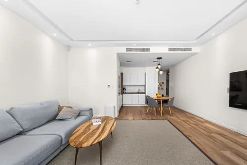 3 Bedrooms Apartment in Urbana