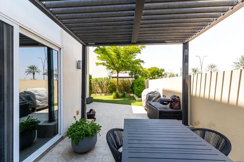 3 Bedrooms Apartment in Urbana