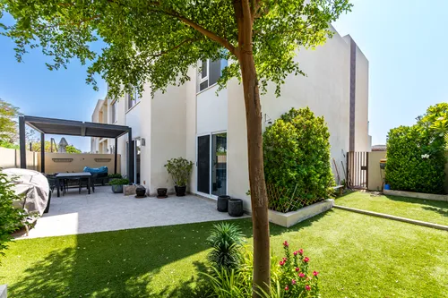 3 Bedrooms Apartment in Urbana