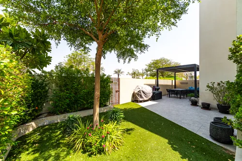 3 Bedrooms Apartment in Urbana