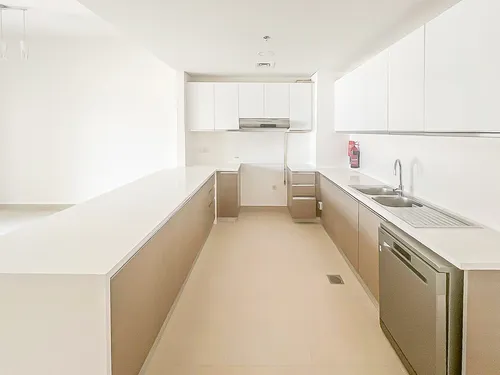 3 Bedrooms Apartment in Al Andalus Tower E