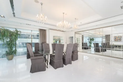 5 Bedrooms Apartment in Emirates Crown