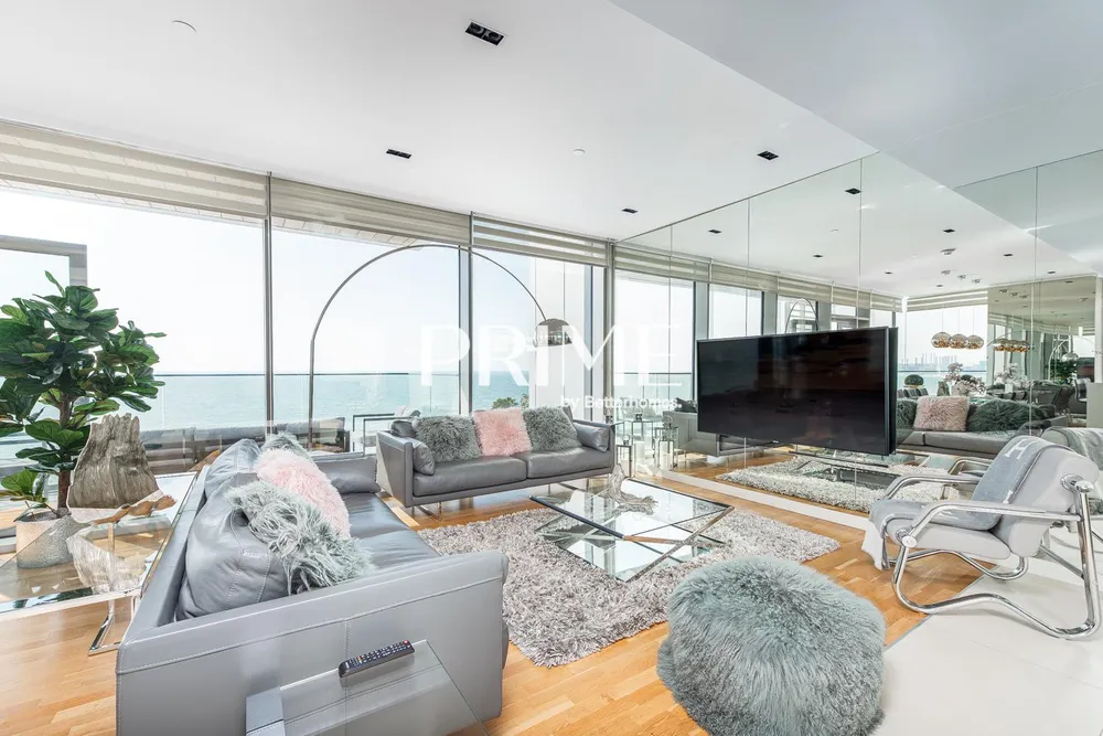 Vacant | Luxurious Finish | Sea View
