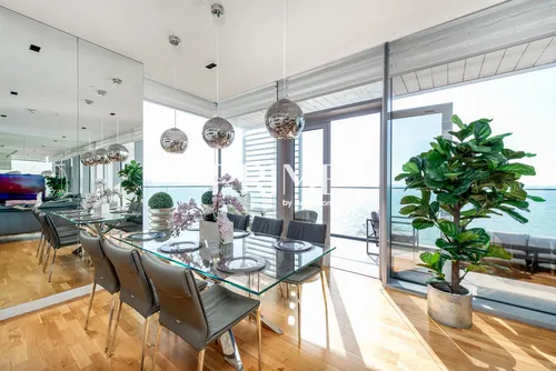 4 Bedrooms Apartment in Apartment Building 3
