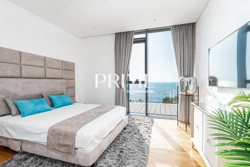 4 Bedrooms Apartment in Apartment Building 3
