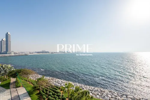 4 Bedrooms Apartment in Apartment Building 3