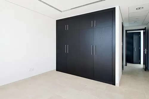 2 Bedrooms Apartment in Goldcrest Views 2