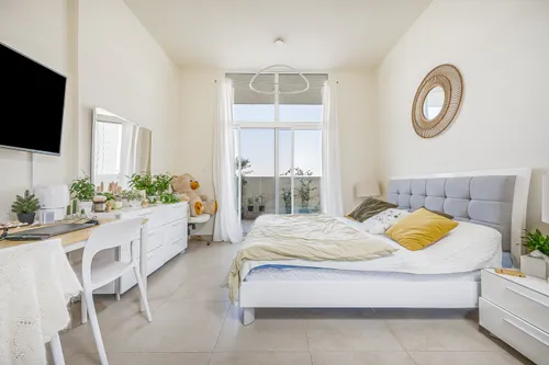 Apartment in Azizi Plaza