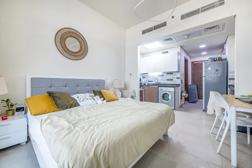 Apartment in Azizi Plaza