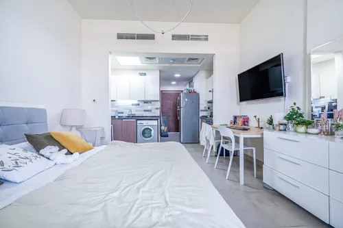 Apartment in Azizi Plaza